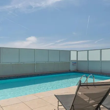 French Riviera Chic Cocoon - Pool, Beach, Parking Apartman