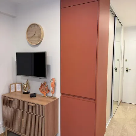 Apartman French Riviera Chic Cocoon - Pool, Beach, Parking